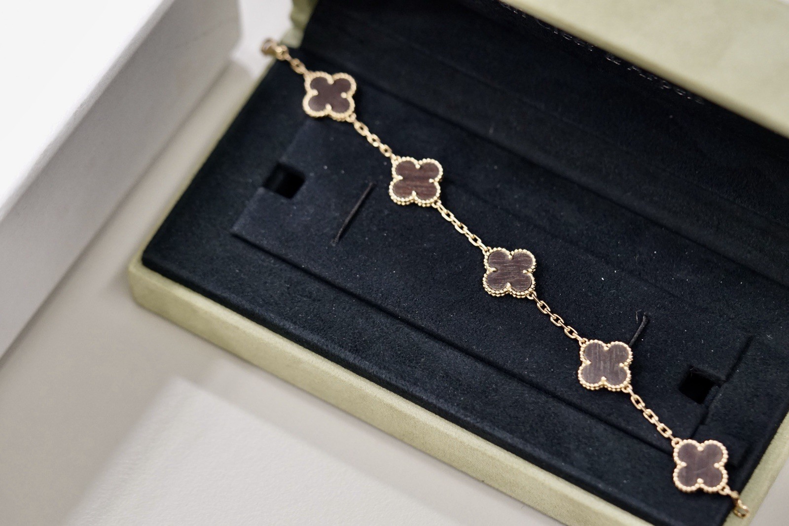 Rare Vancleef & Arpels Vintage Alhambra Bracelet 18K Gold Letterwood 5 Motif 