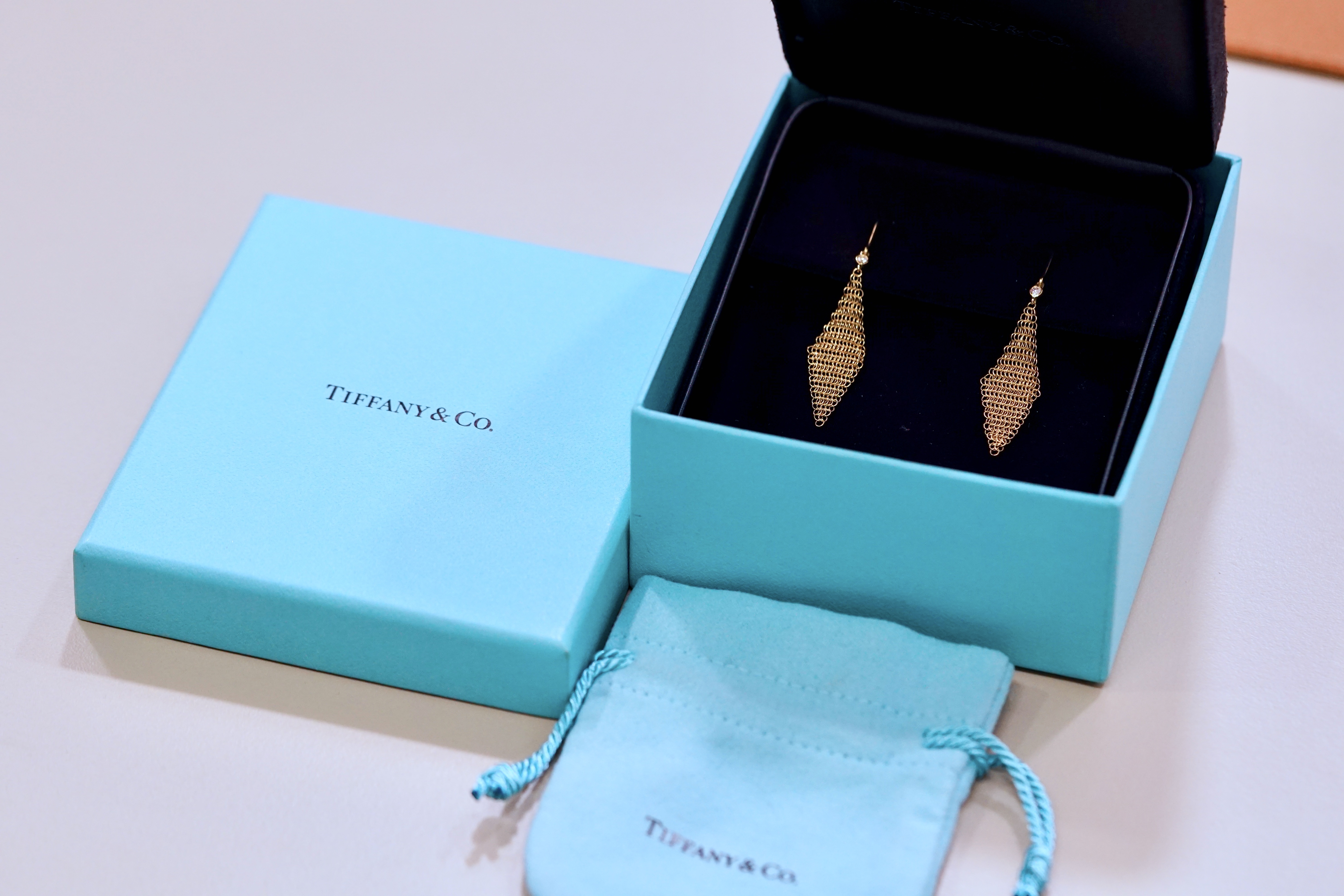 Tiffany & Co 18k Gold Diamond Elsa Peretti Mesh Earrings 